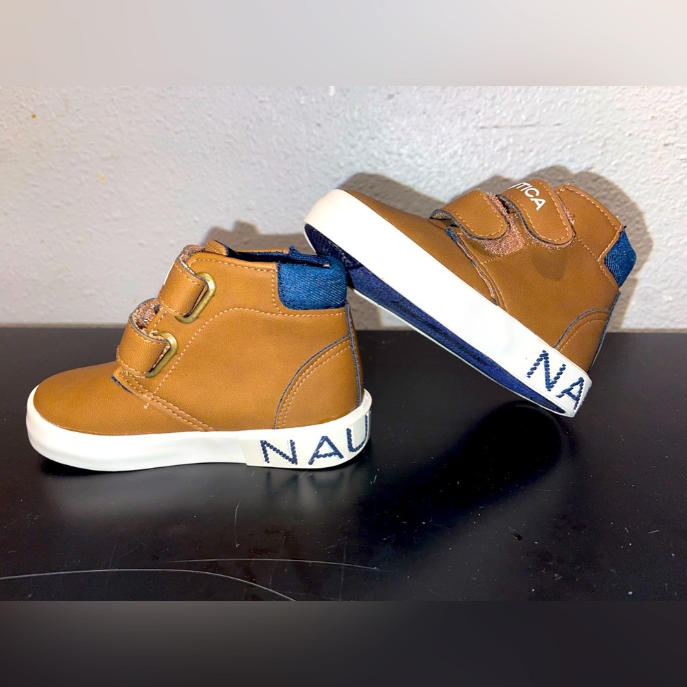Nautica Toddler boys size 6C sneaker velcro Brand New in box. Never worn